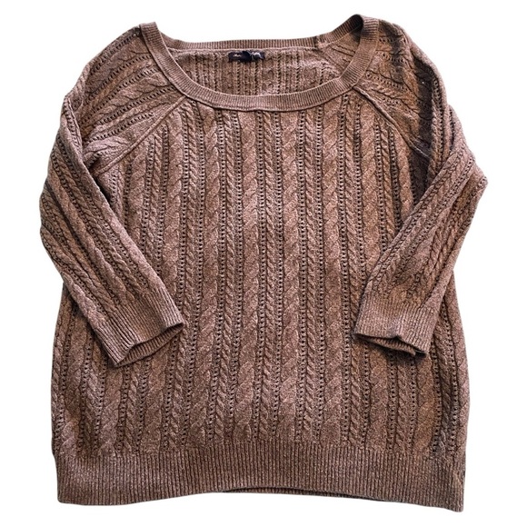 American Eagle Outfitters Gray Crew Neck Cable Knit Sweater - Picture 1 of 6
